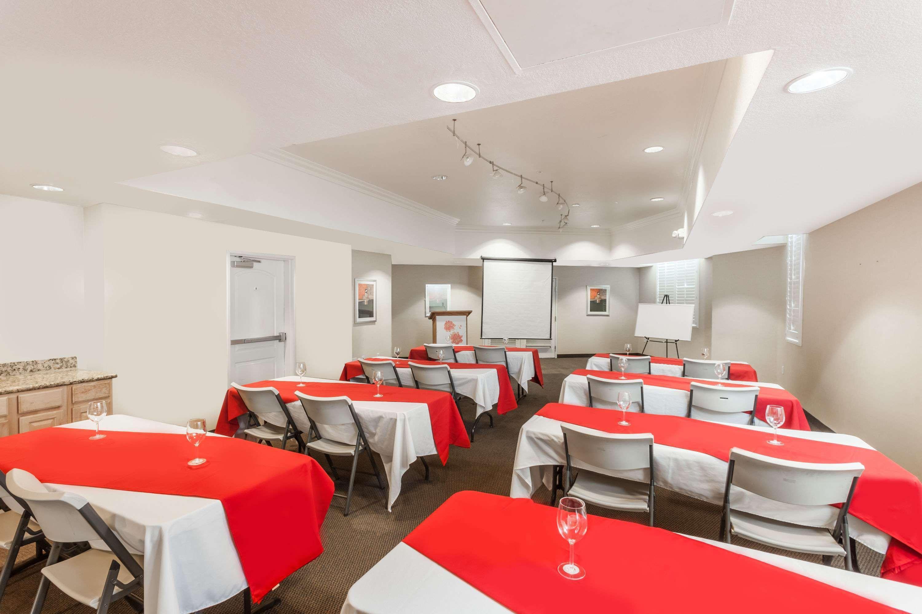 Hawthorn Suites Victorville Buitenkant foto