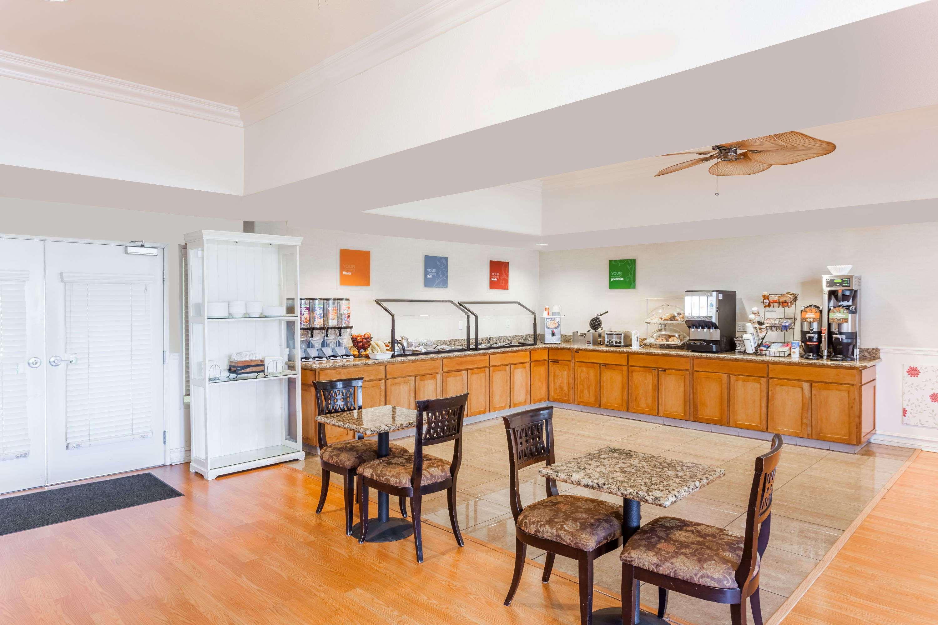 Hawthorn Suites Victorville Buitenkant foto