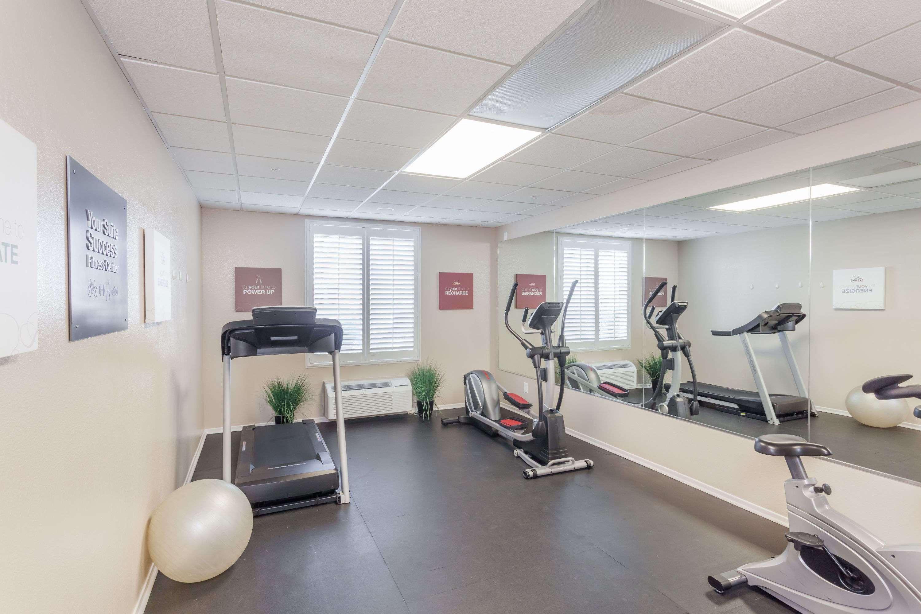 Hawthorn Suites Victorville Buitenkant foto