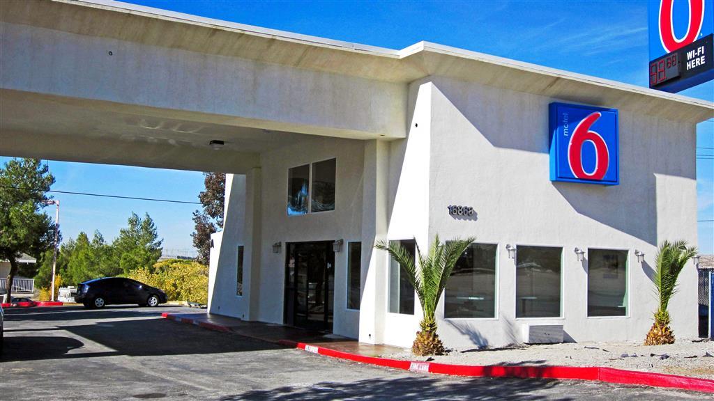 Hawthorn Suites Victorville Buitenkant foto